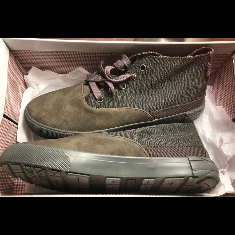 Ben Sherman, sneakers, size 8.